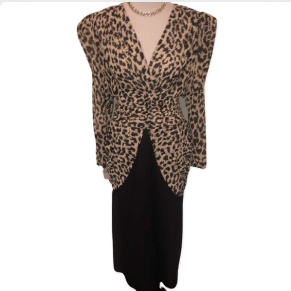 Vintage Leopard print Peplum style long sleeve 👗
